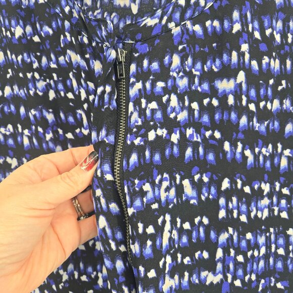 Apt 9 Abstract Print Sleeveless Blouse - L Blue/Black Print - Picture 3 of 6